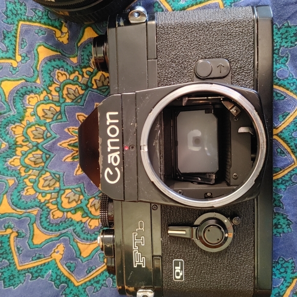 Black Canon Ftb-ql 35mm Camera With 50mm Lens - Picture 2 of 6